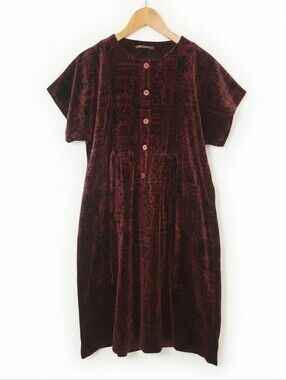 Vintage-Inspired Burgundy Short Sleeve Velvet Dress